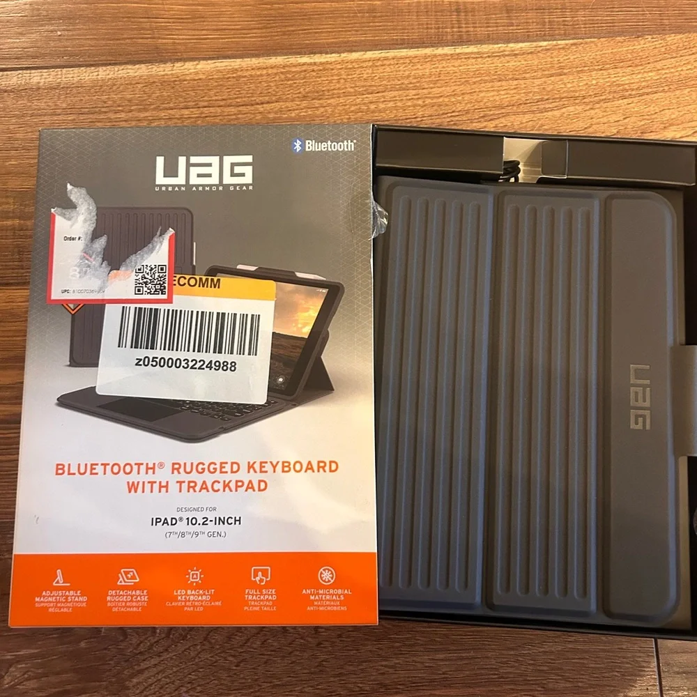 UAG 10.2” iPad Bluetooth keyboard case